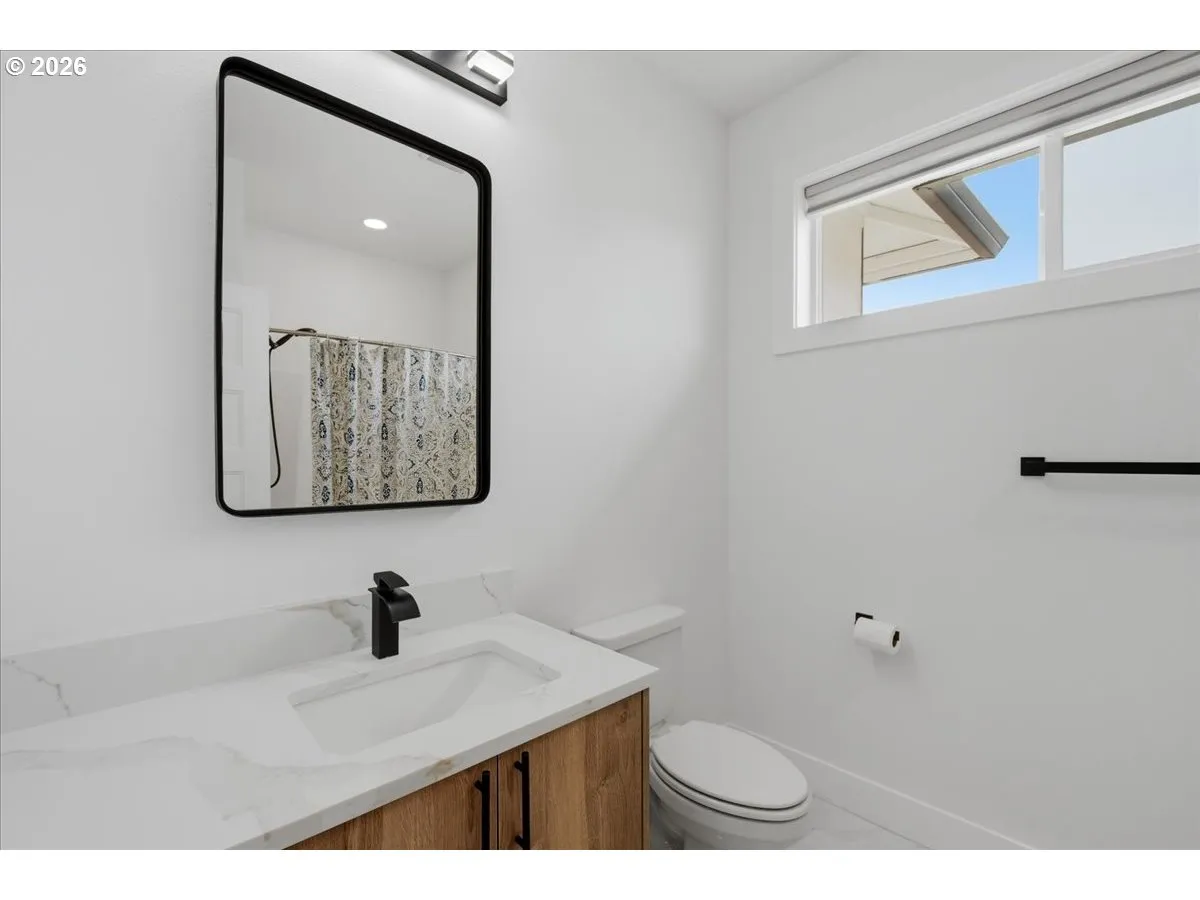 Bathroom-Upper