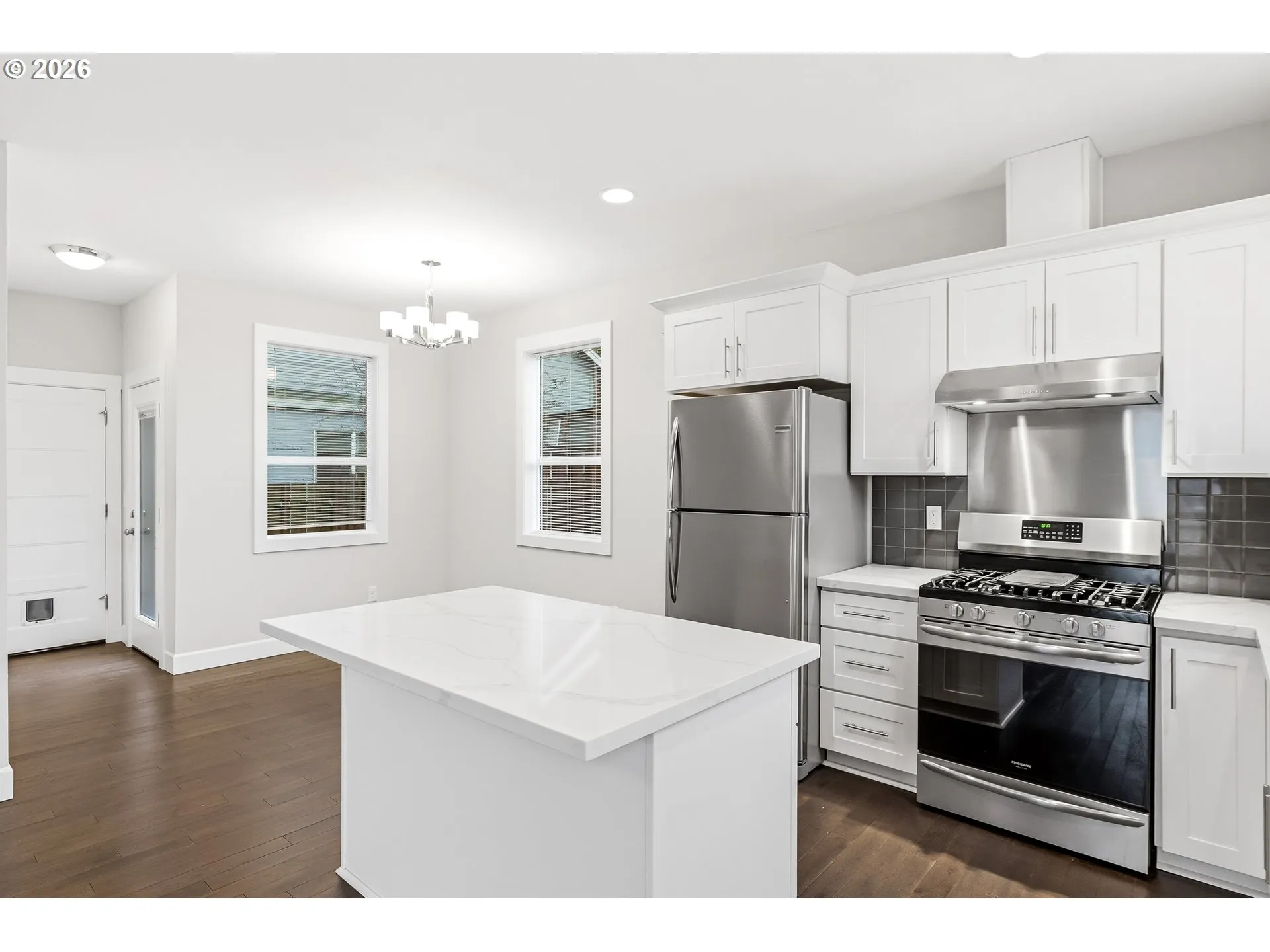 Kitchen/Dining Room-Island