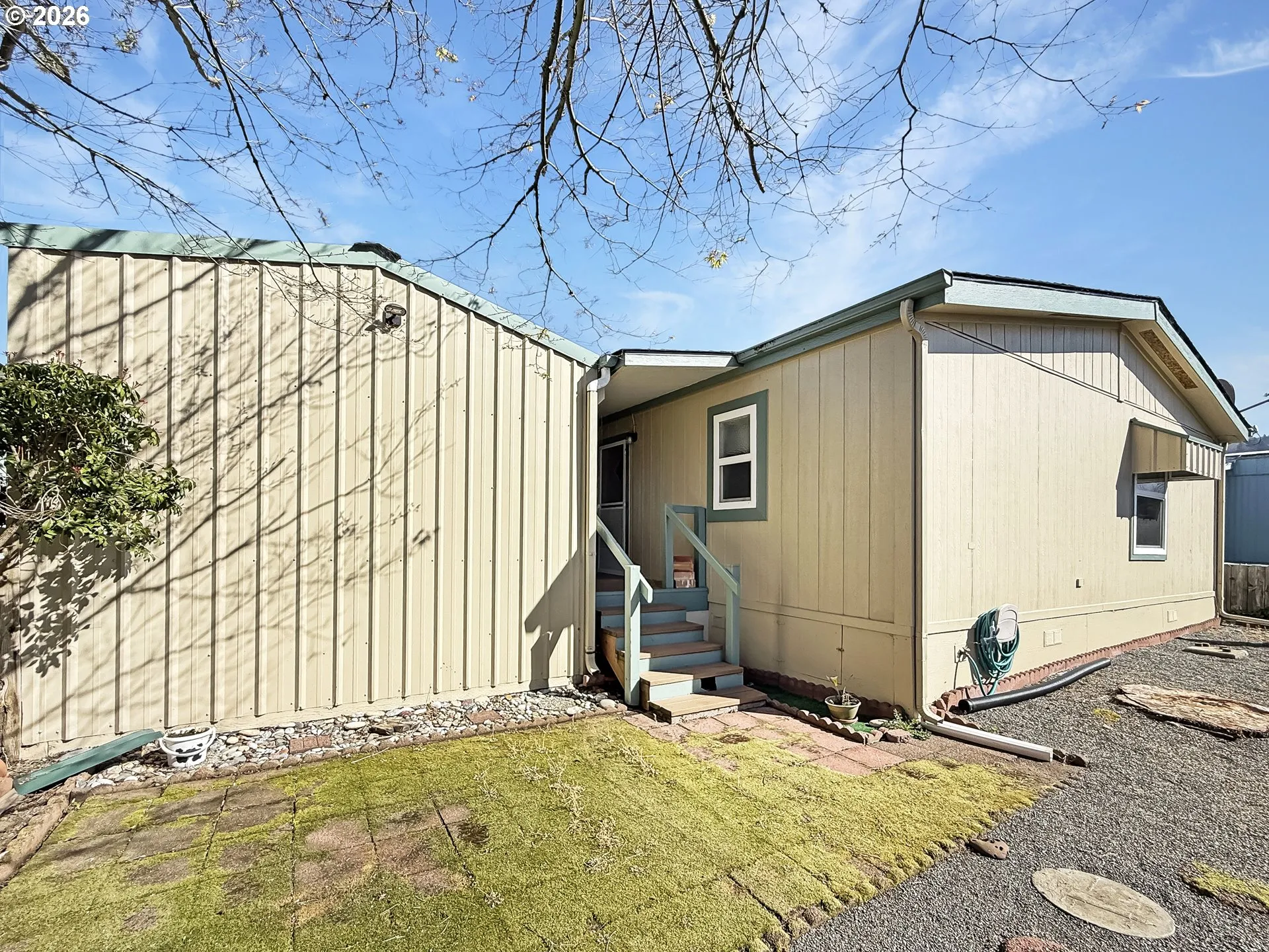Yard-Back