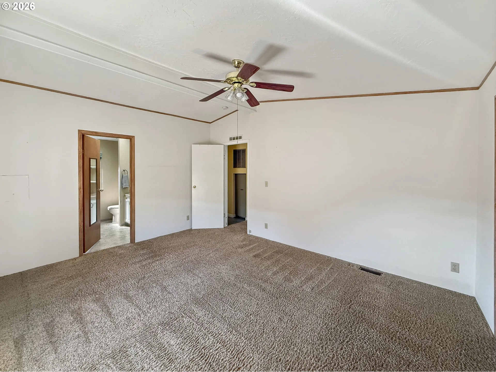 Bedroom, Primary