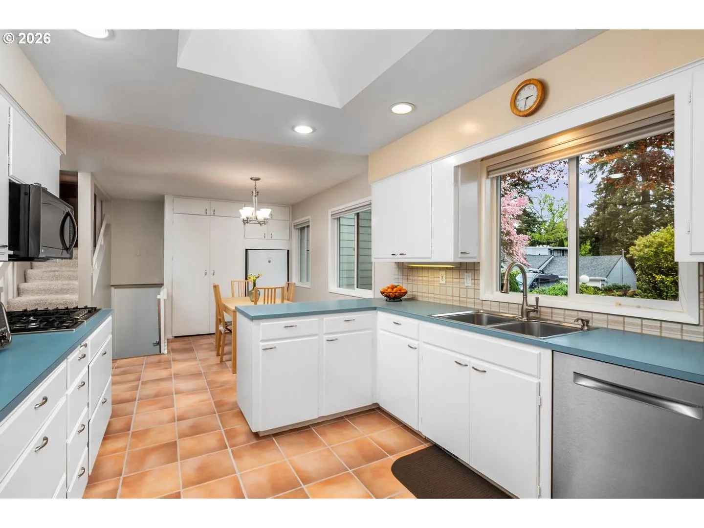 Kitchen-Eating Area