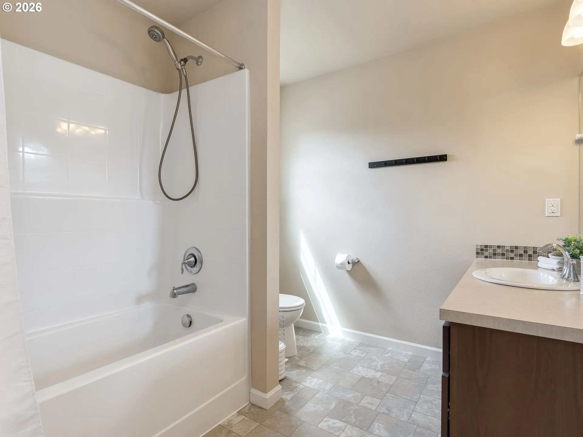 Bathroom-Upper