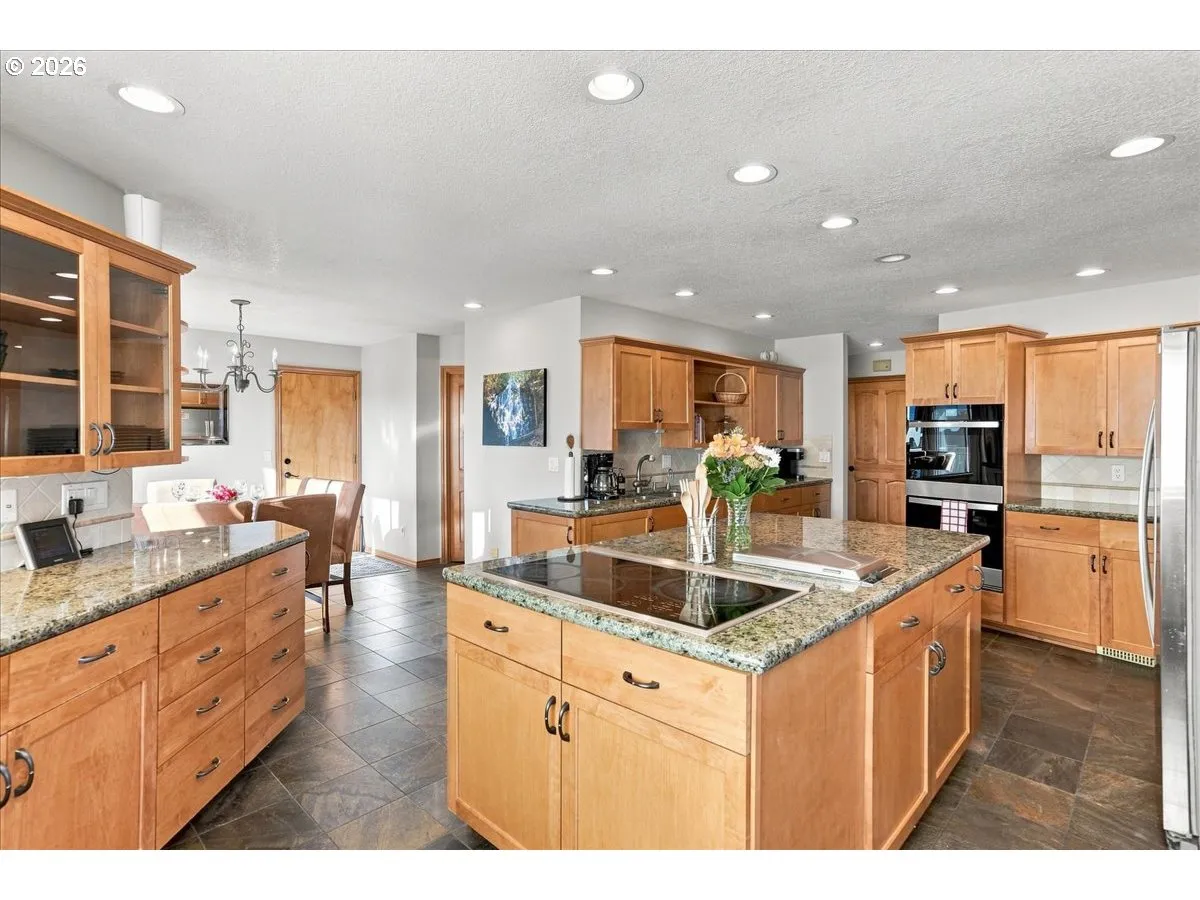 Kitchen-Cooking Island