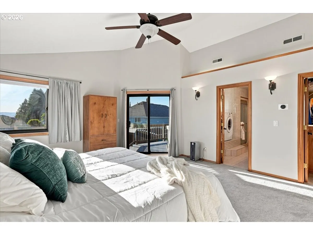 Owner's Suite Bedroom-Upper