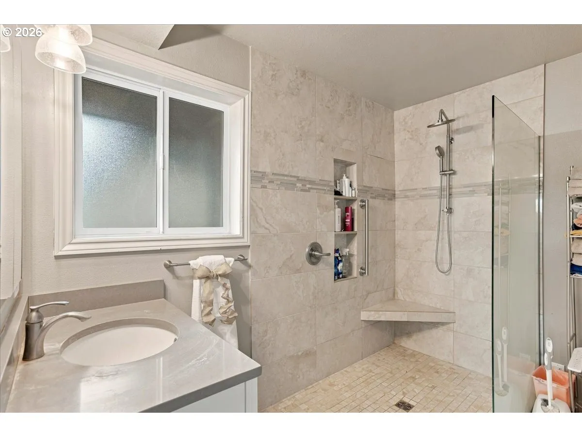 En Suite Bathroom