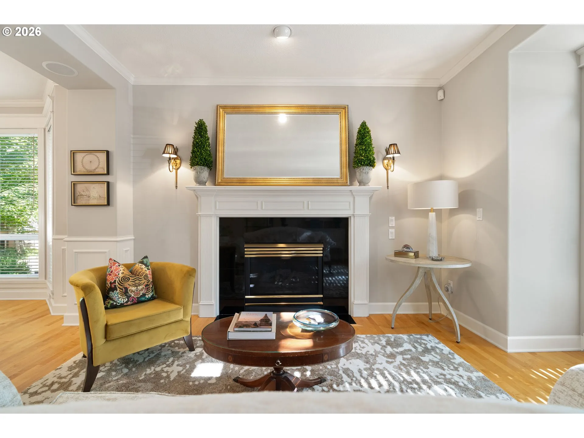 Living Room-Fireplace