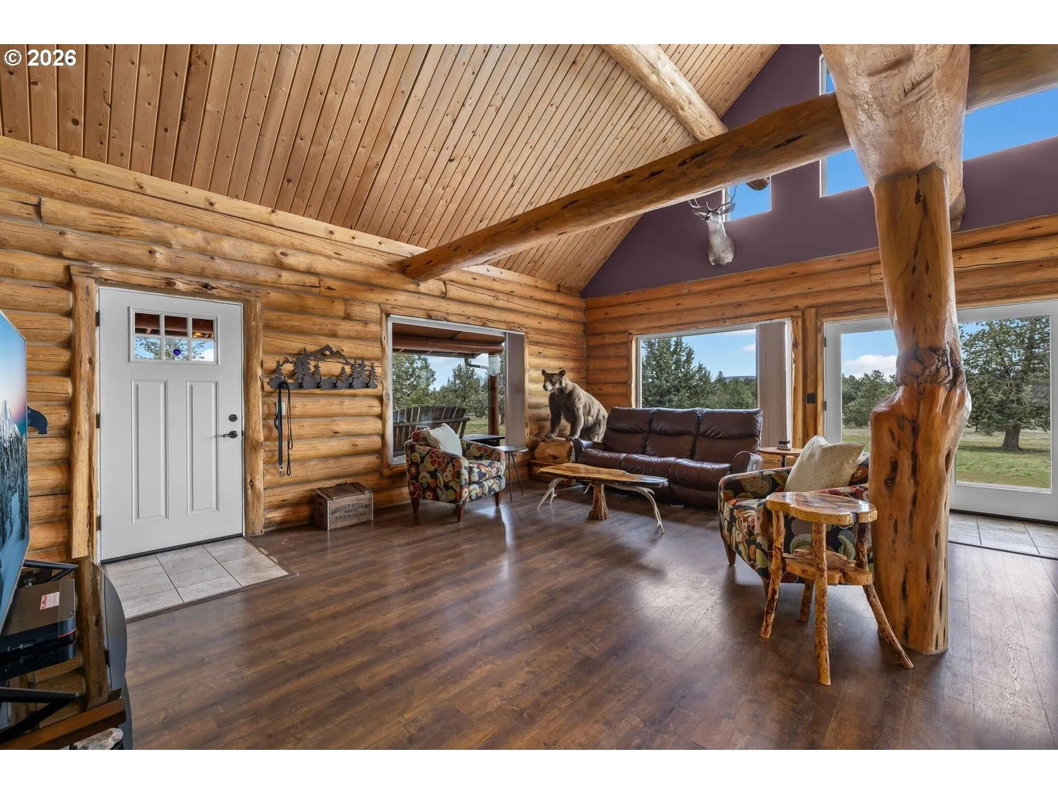 Living Room-Vaulted Ceilings