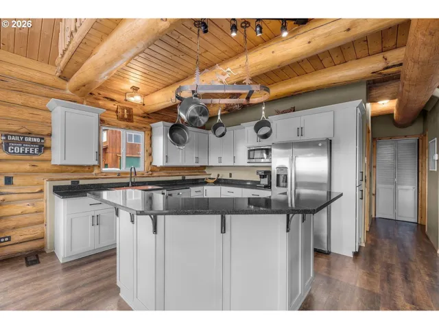 Kitchen-Cooking Island