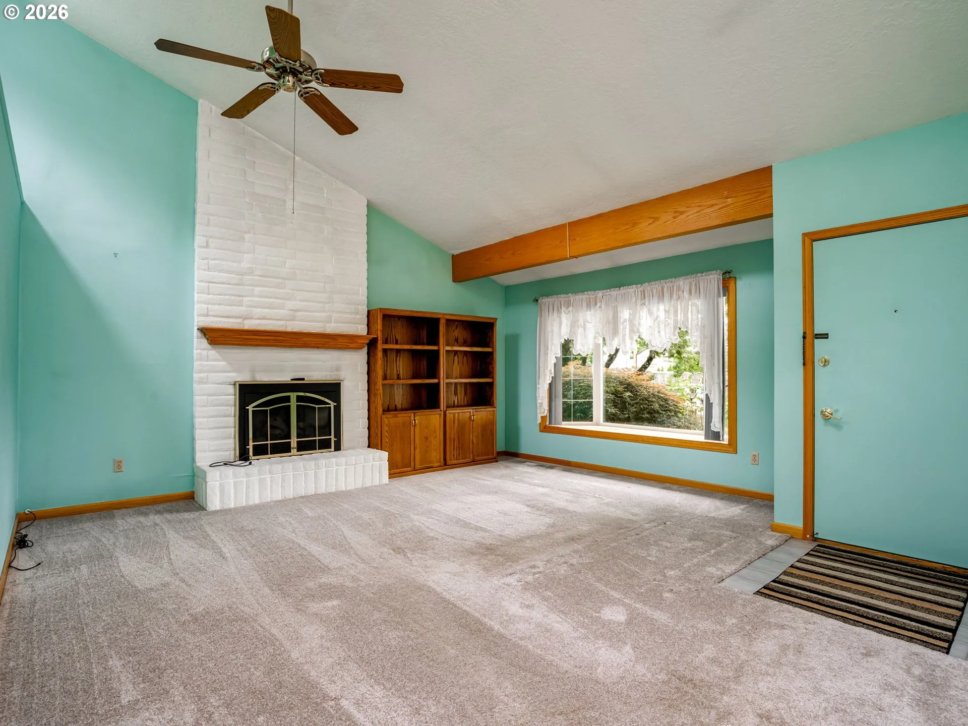 Living Room-Fireplace