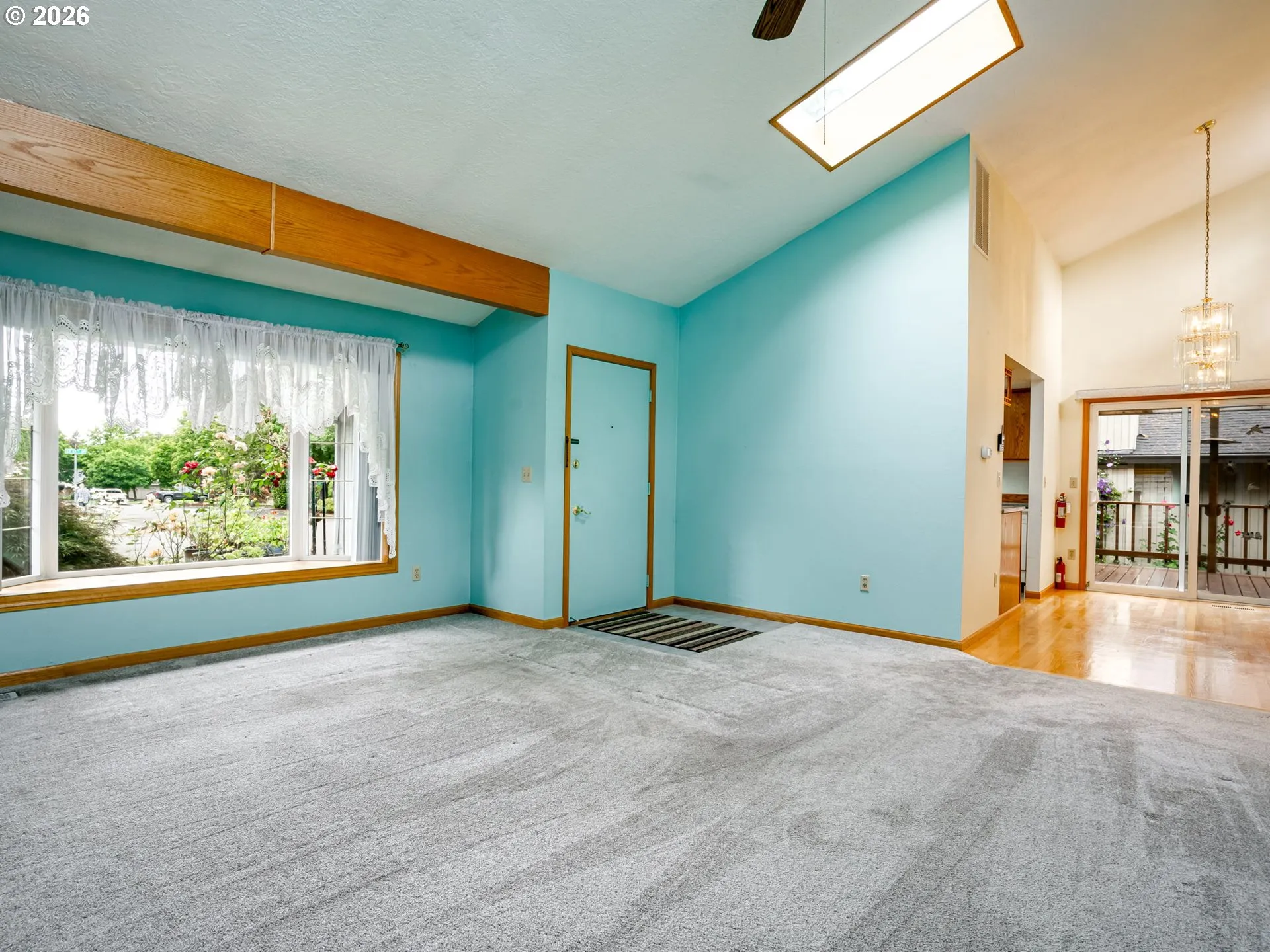 Living Room-Vaulted Ceilings