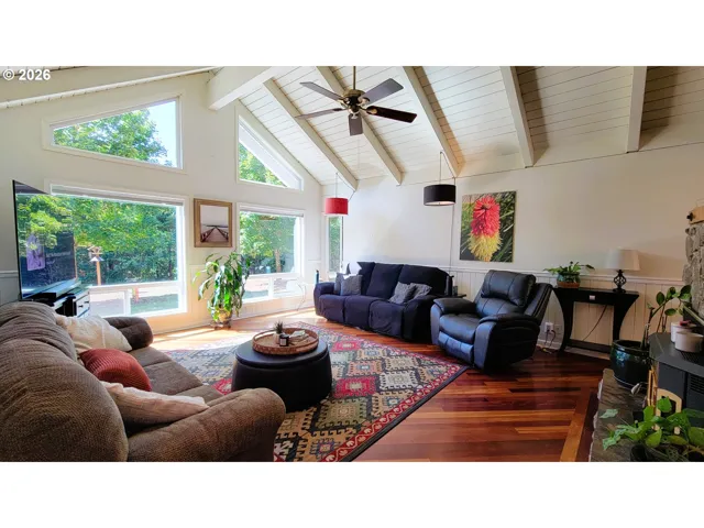 Living Room-Ceiling Fan