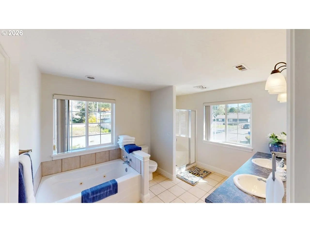 Bathroom, Attached-Garden Tub