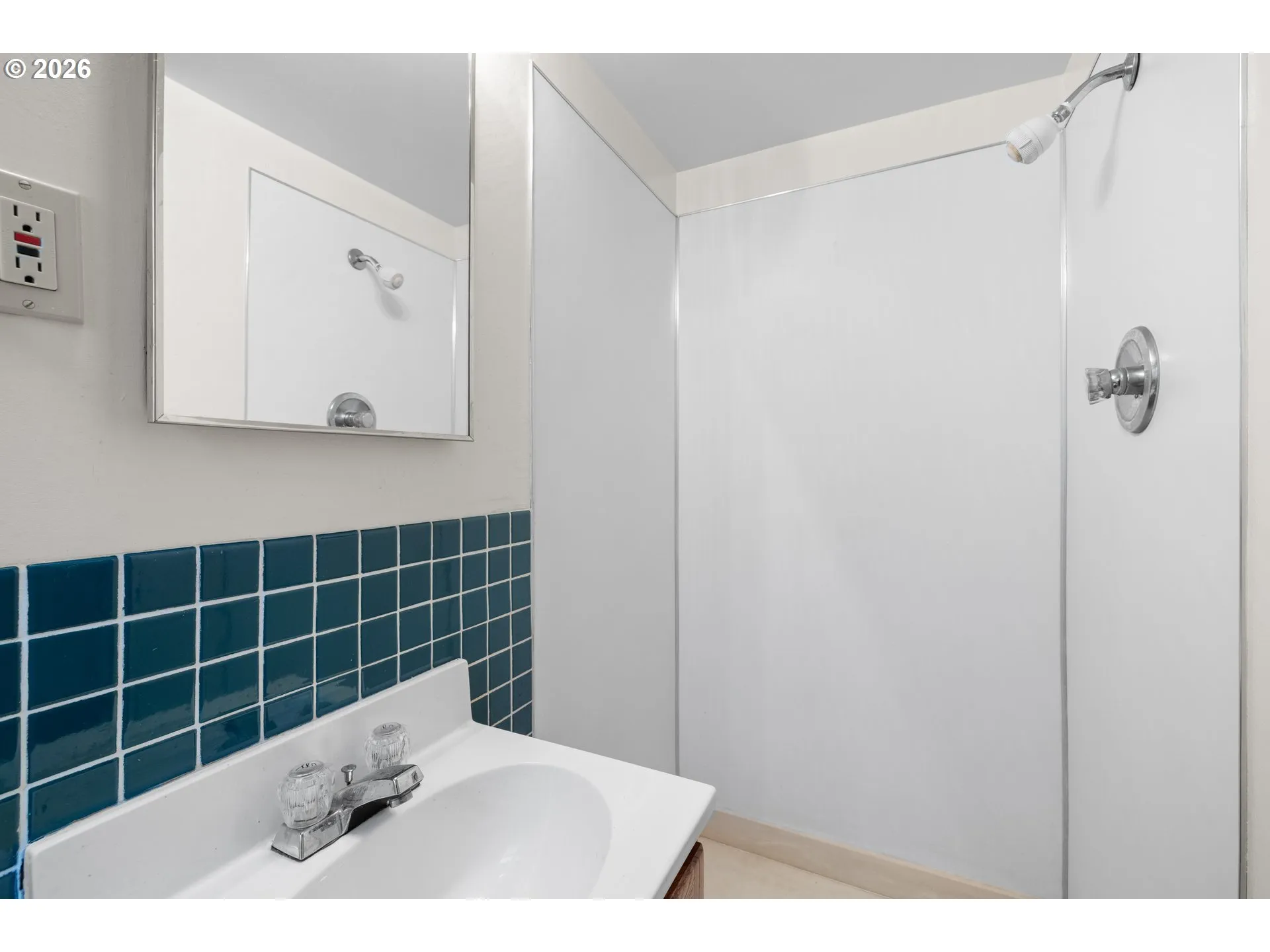 Bathroom-Walk in Shower