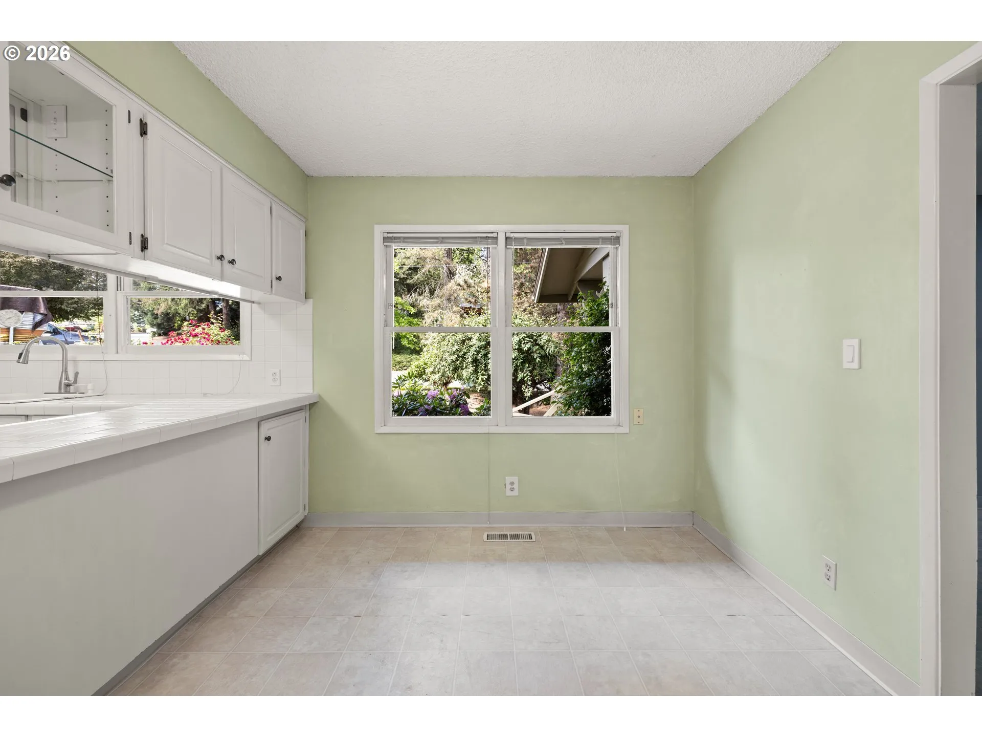 Dining Room-Built-In Cabinets