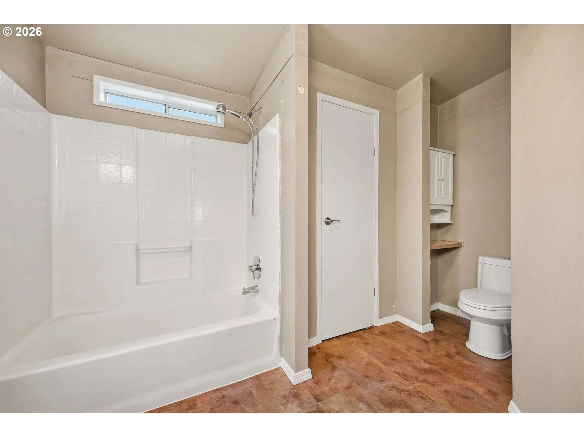 Bedroom, Primary