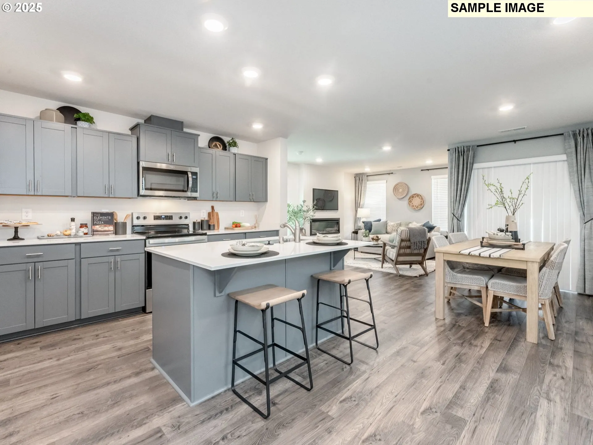 Kitchen/Dining Room-Island