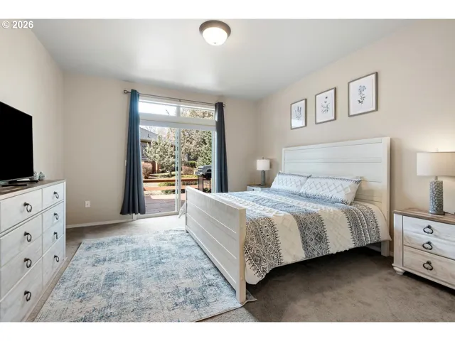 Bedroom, Owner's Suite-Main