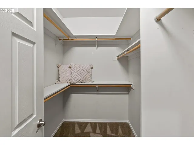 Bedroom, Owner's Suite-Walk-In Closet