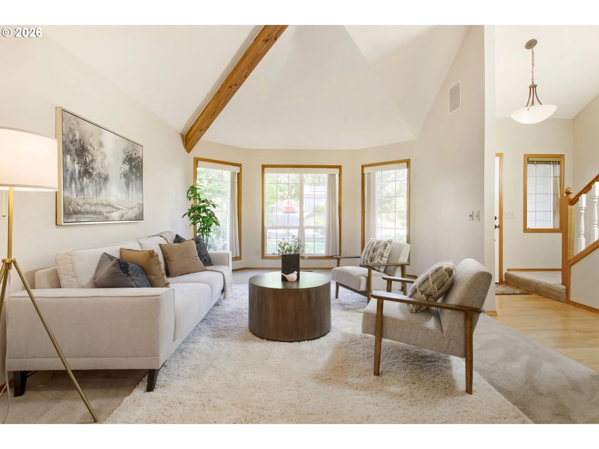 Living Room/Entrance