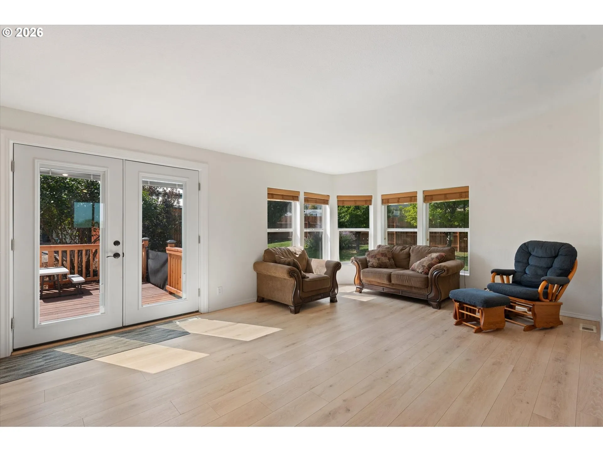Living Room-Vaulted Ceilings
