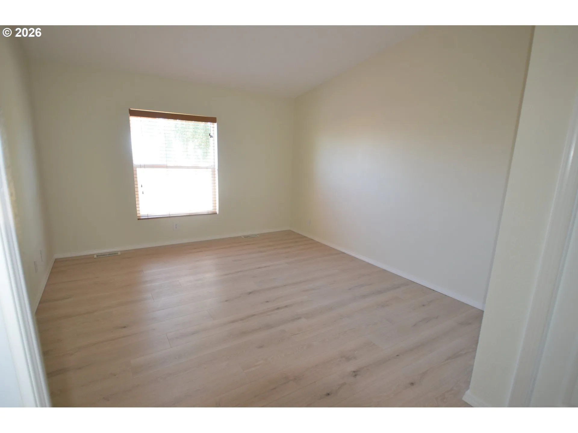 Bedroom, Primary-Vaulted Ceilings