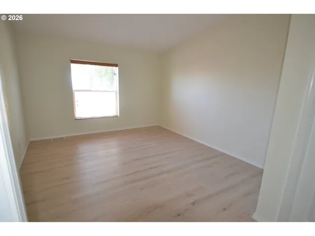 Bedroom, Primary-Vaulted Ceilings