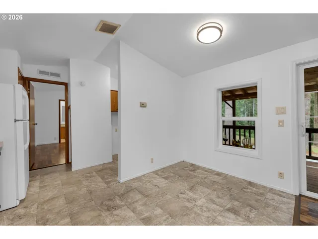 Kitchen-Eating Area