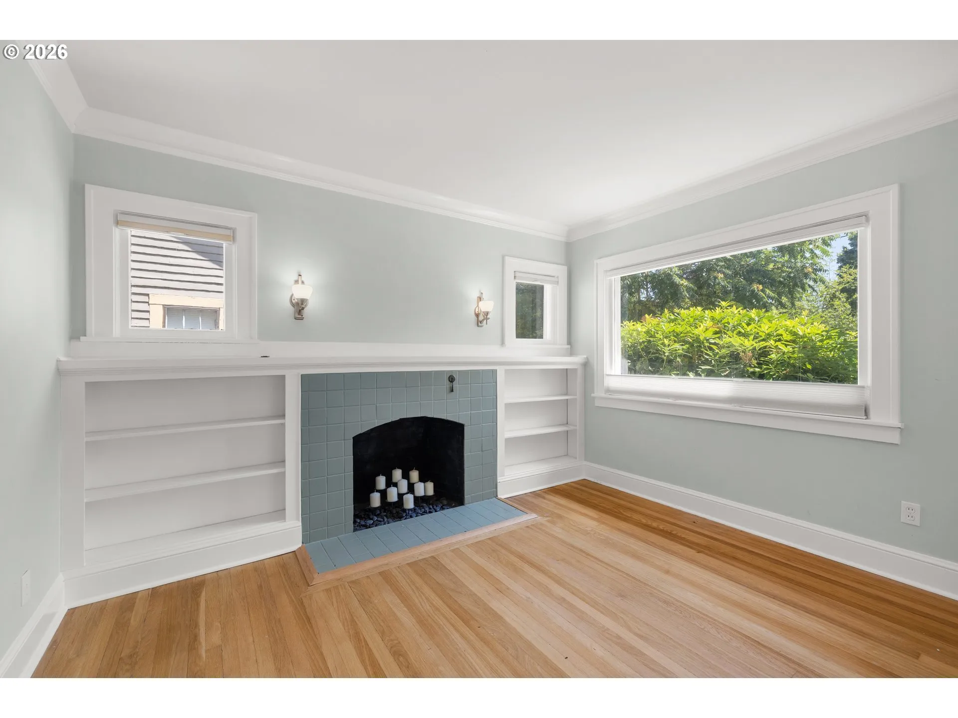 Living Room-Fireplace