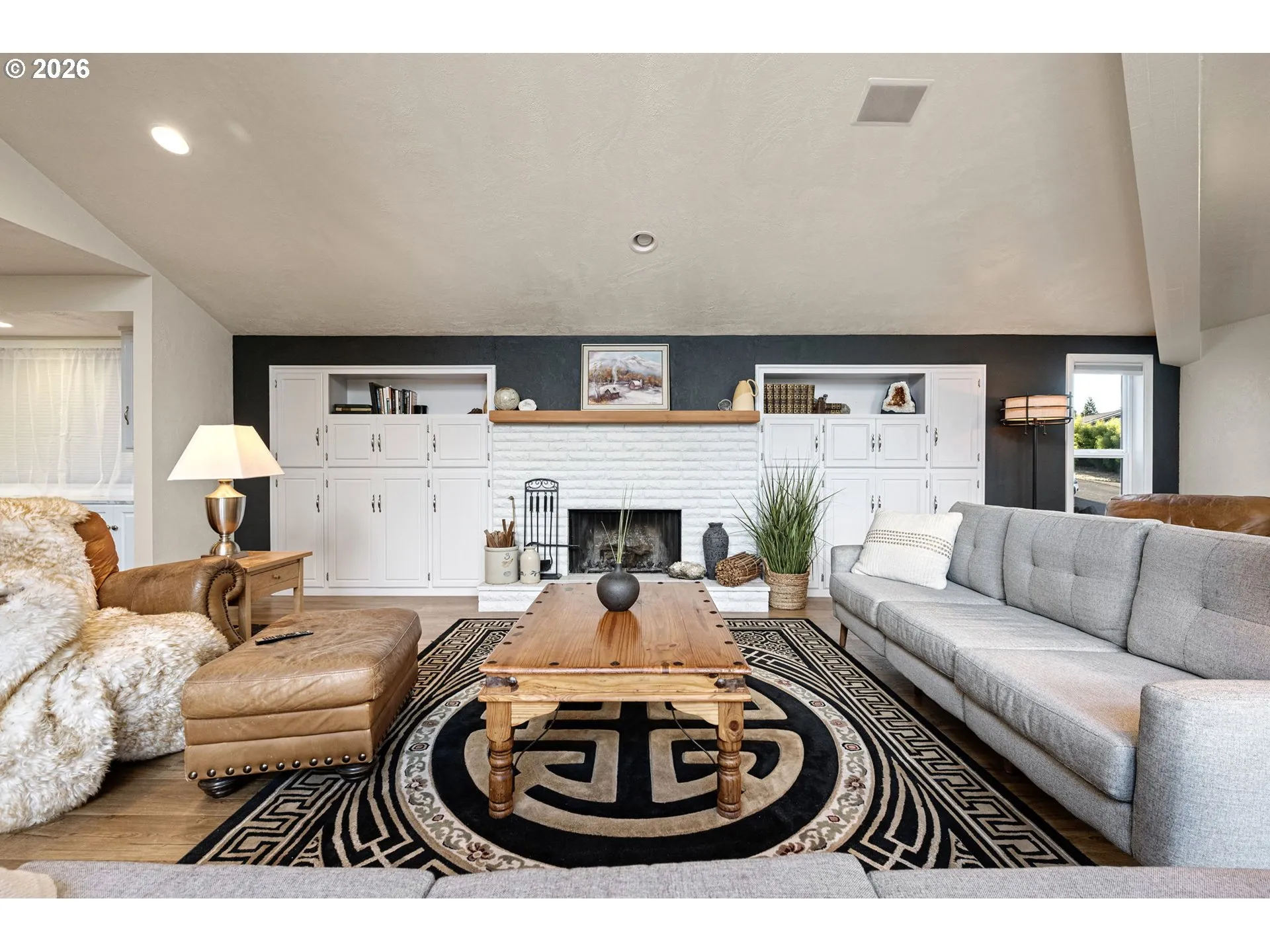 Living Room-Fireplace