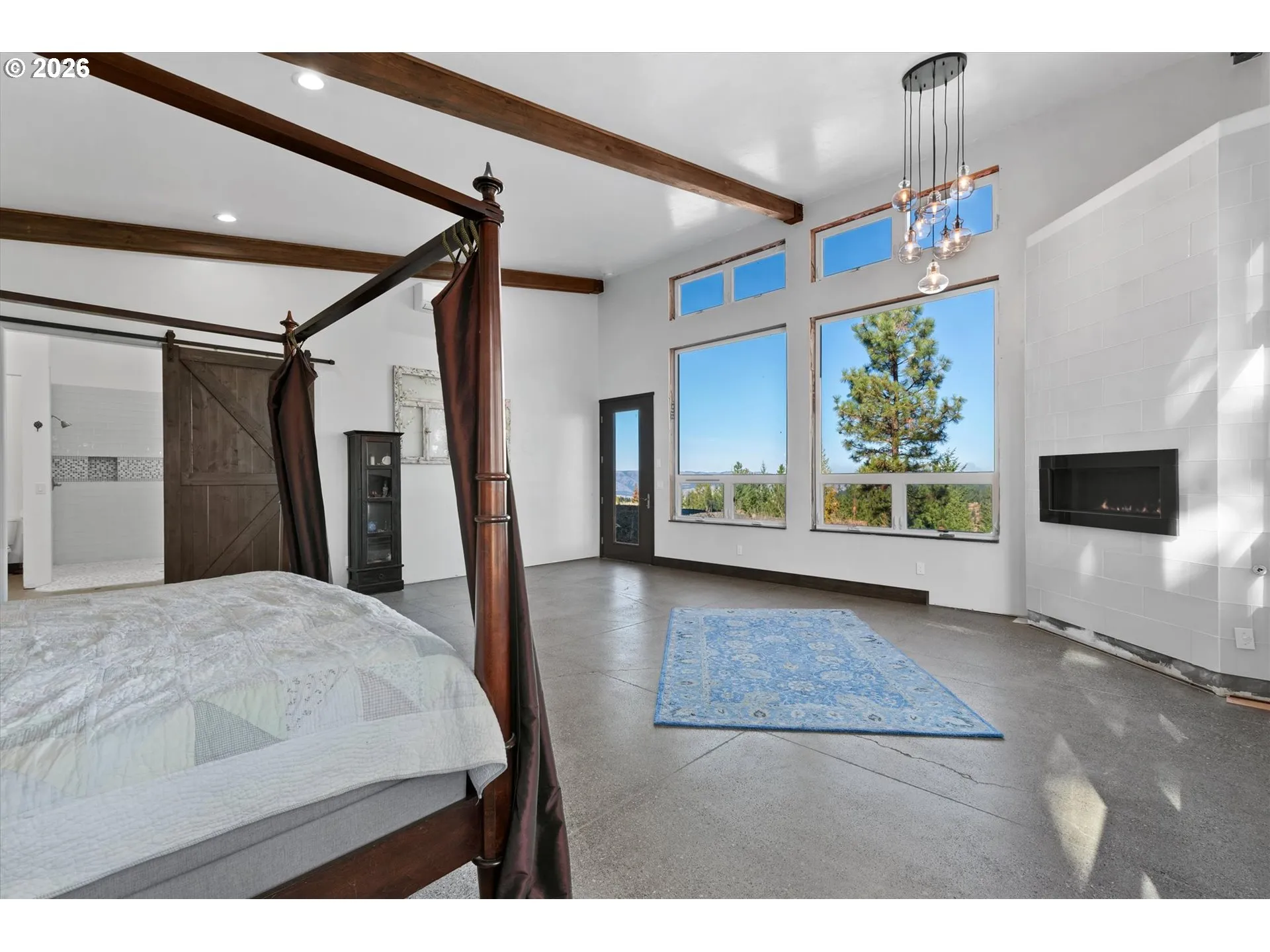 Bedroom, Primary