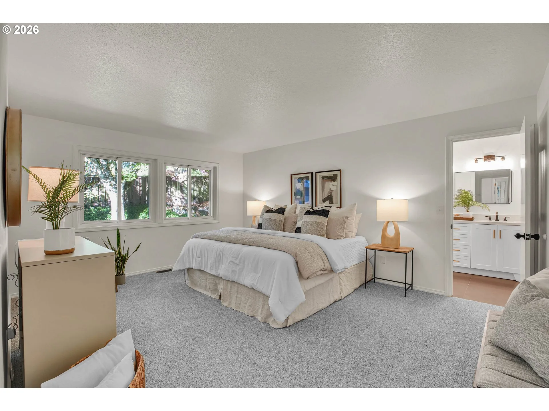Bedroom, Owner's Suite-Main