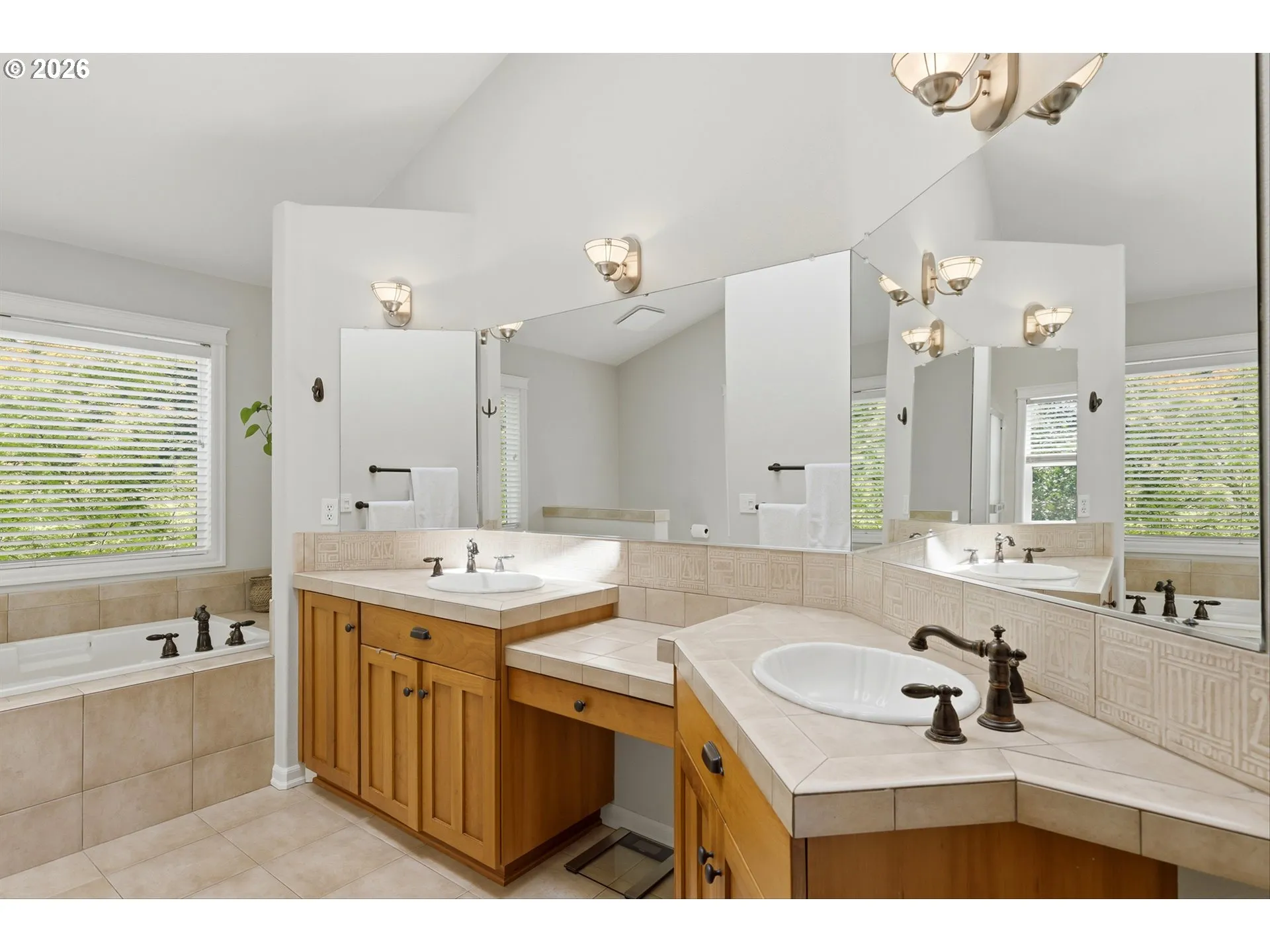 En Suite Bathroom-Upper