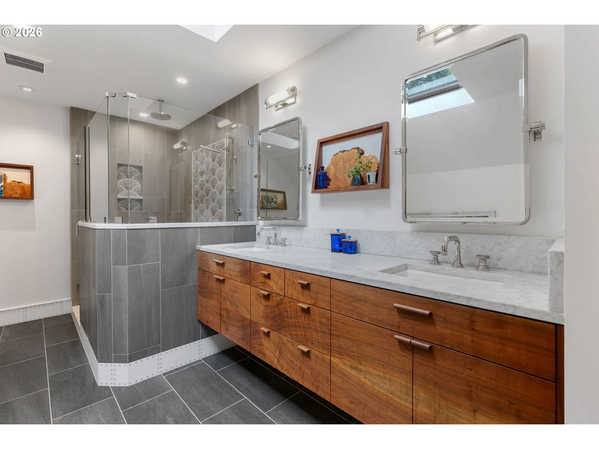 Bathroom, Attached-Double Sinks