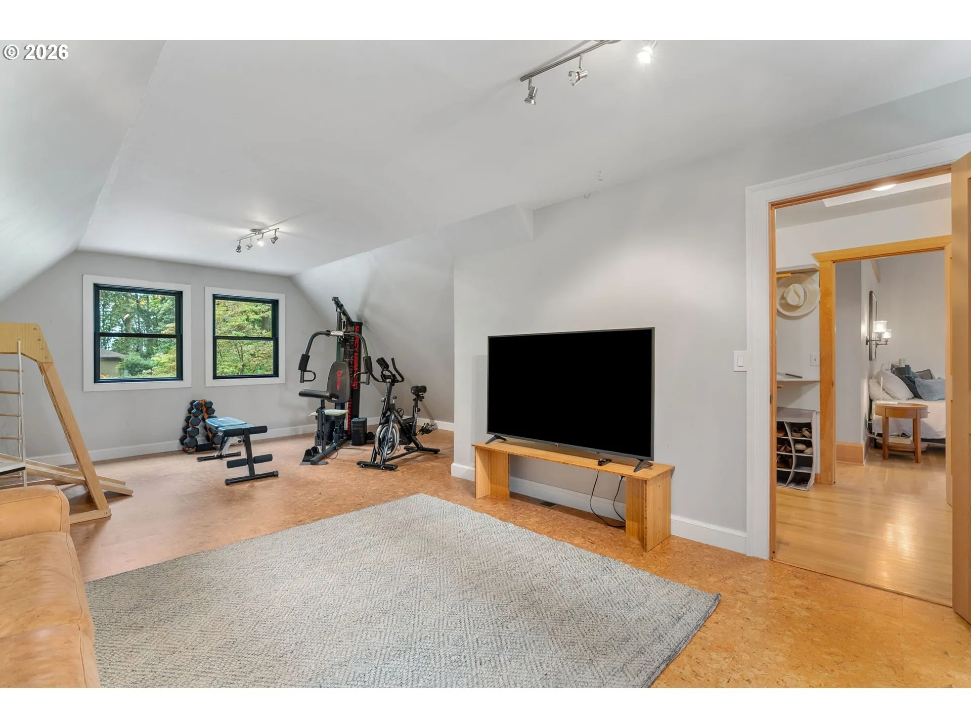Bonus Room-Upper
