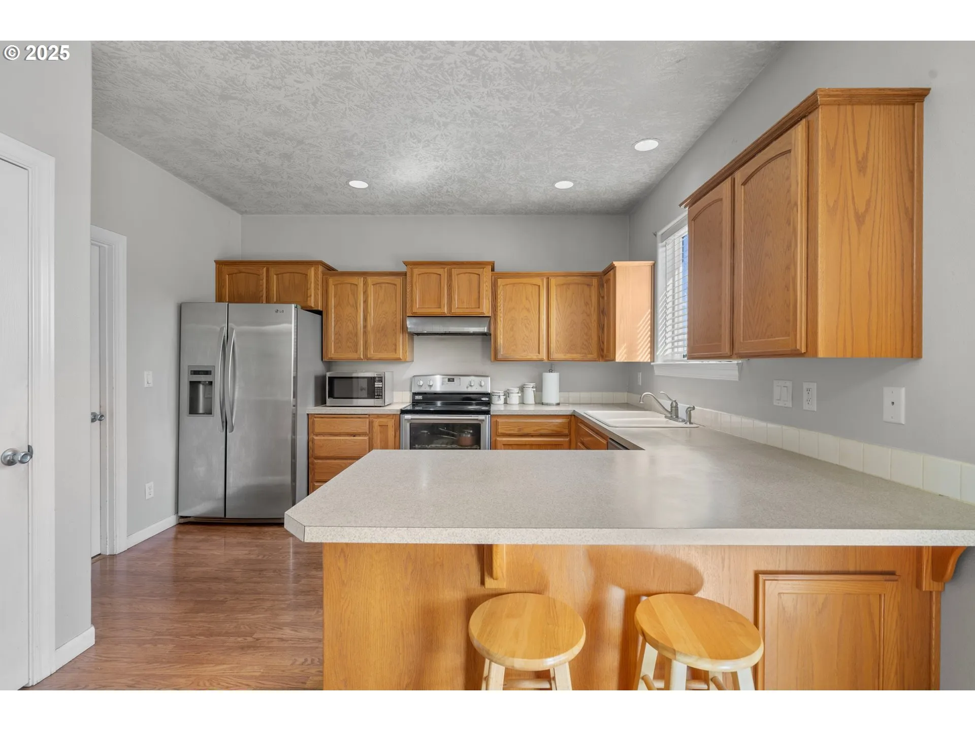 Kitchen/Dining Room-Island