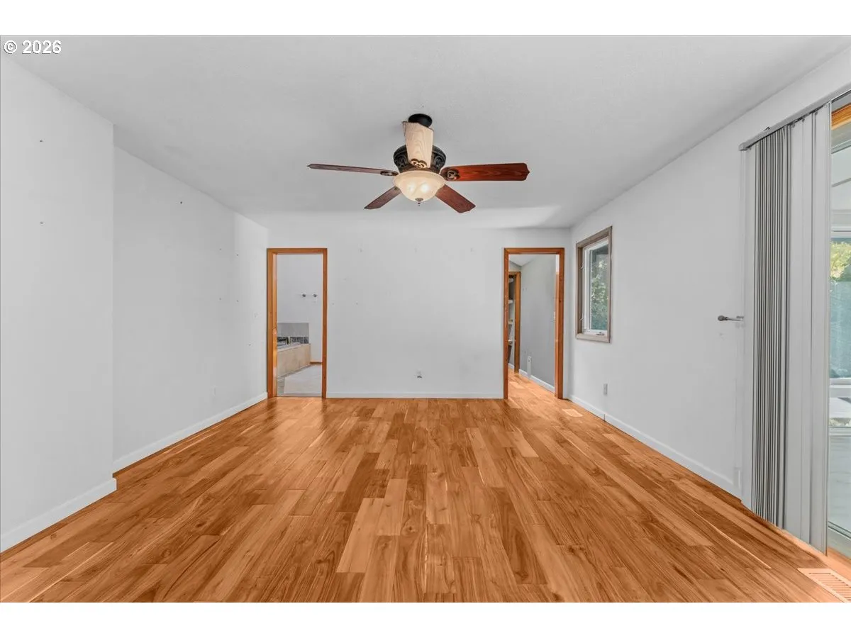 Primary Bedroom-Ceiling Fan