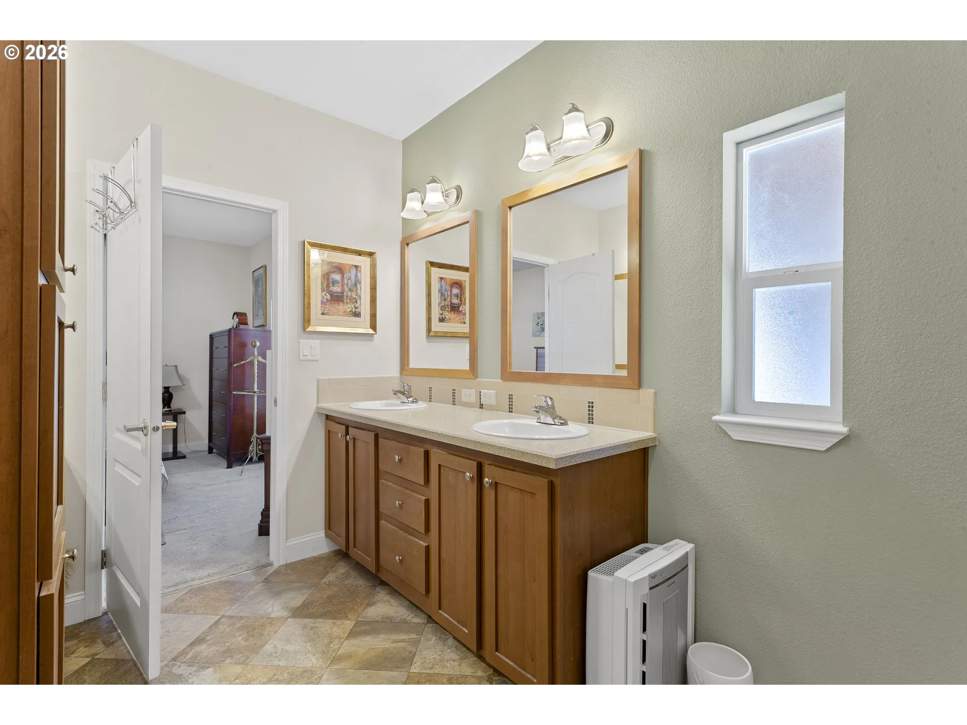 Bathroom, Attached