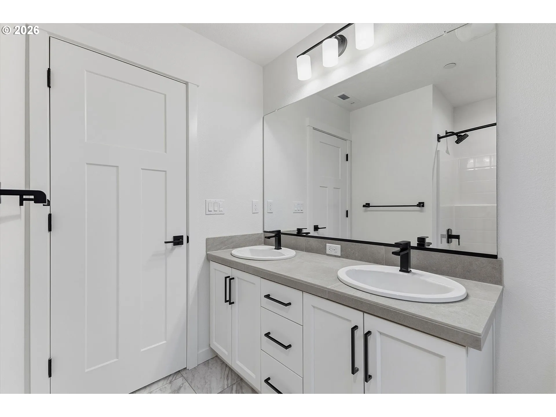 Bathroom-Upper