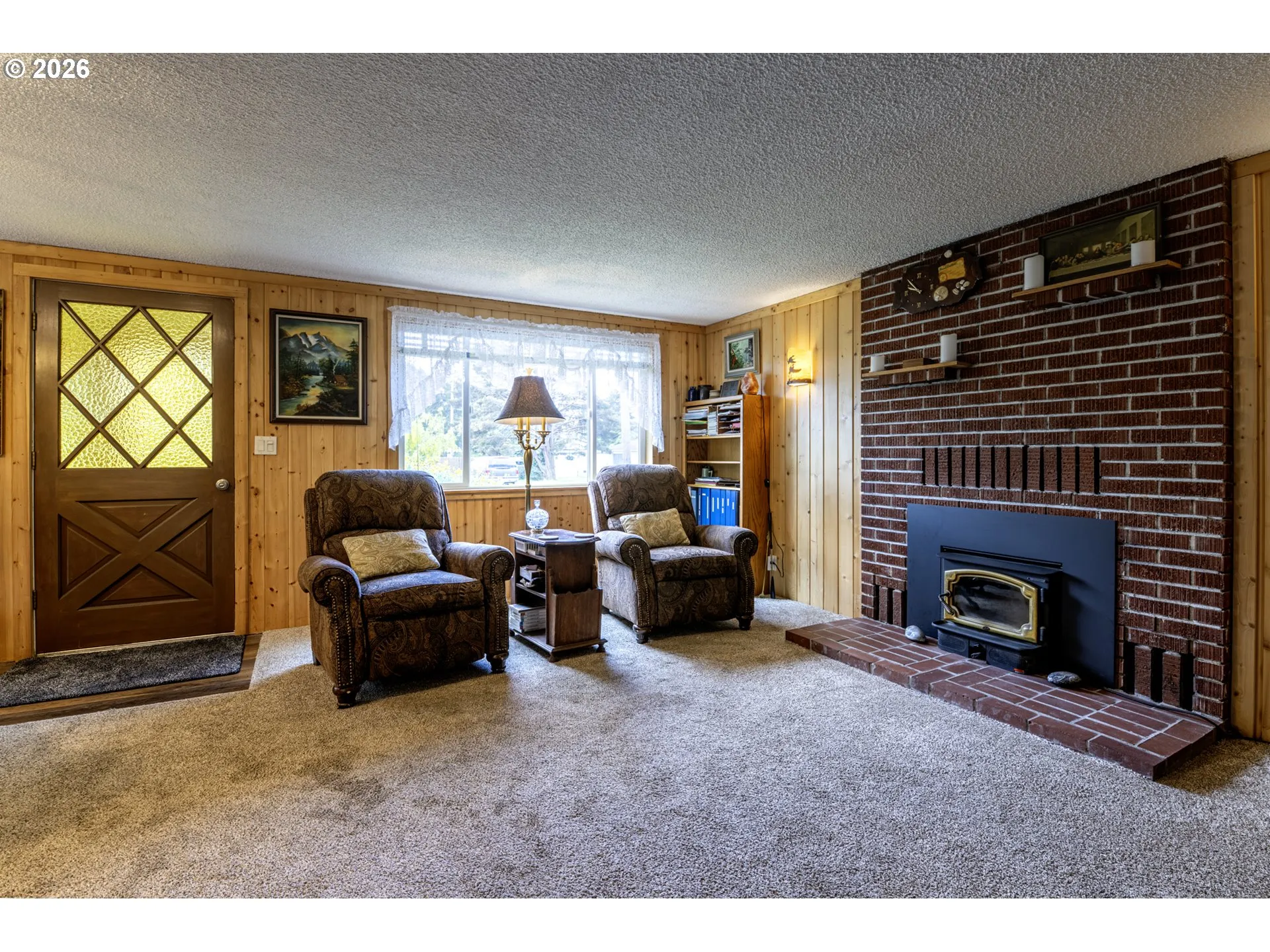 Living Room-Fireplace
