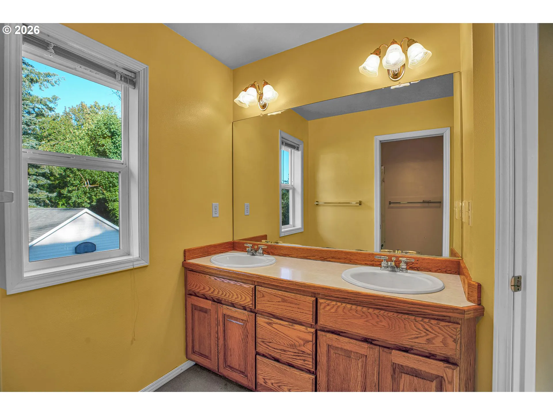 Bathroom-Upper