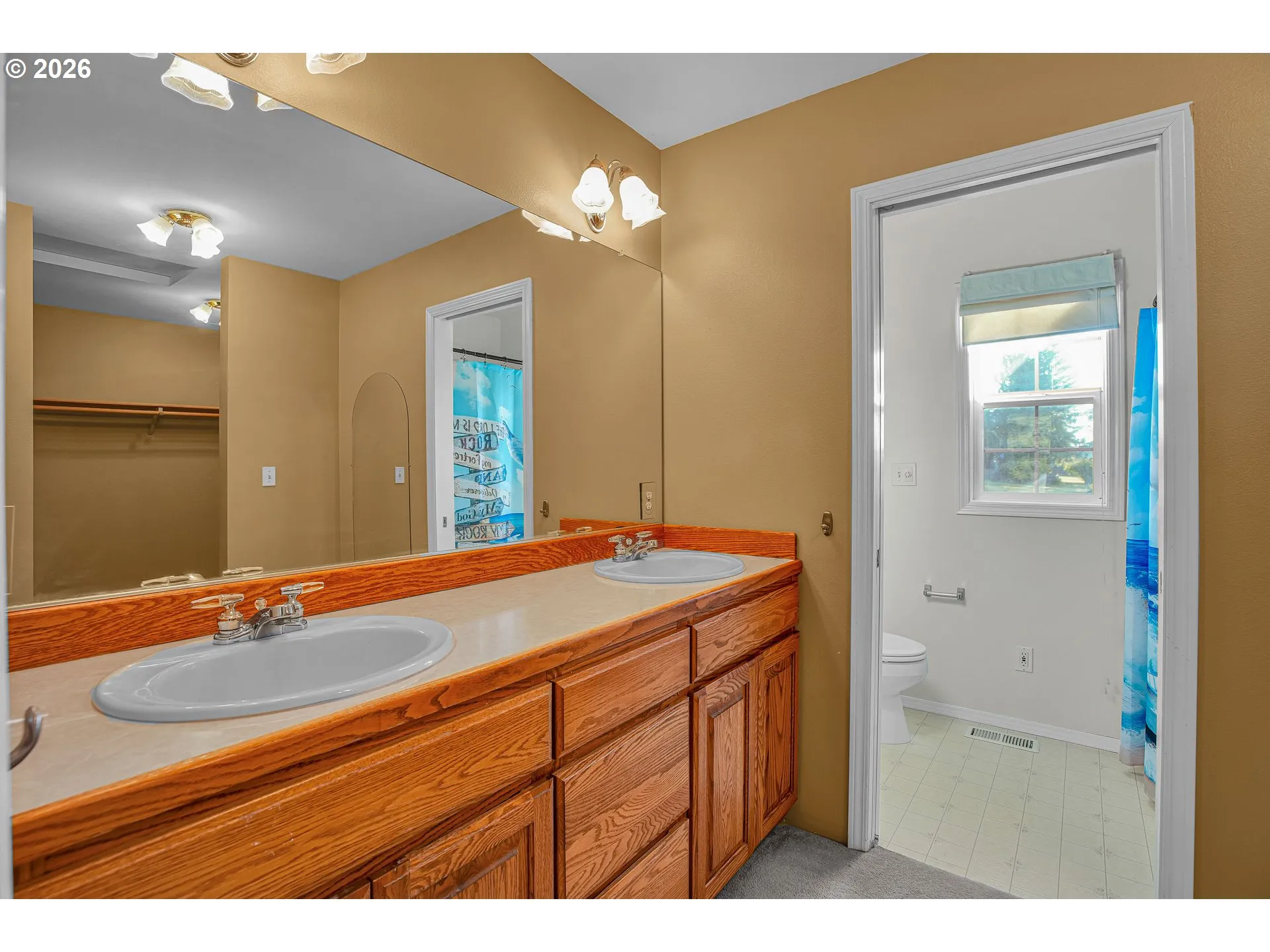 En Suite Bathroom-Upper
