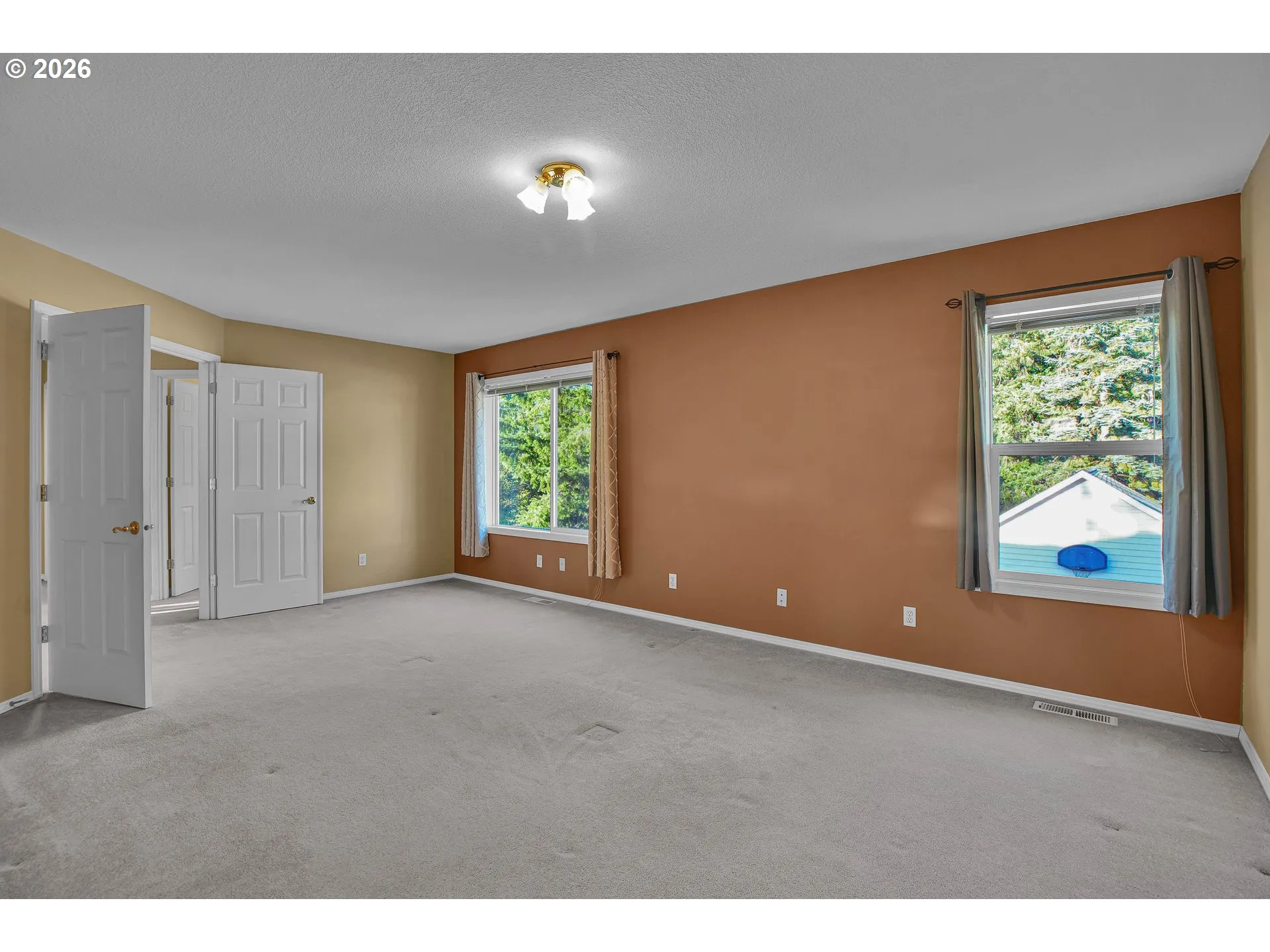 Primary Bedroom-Upper
