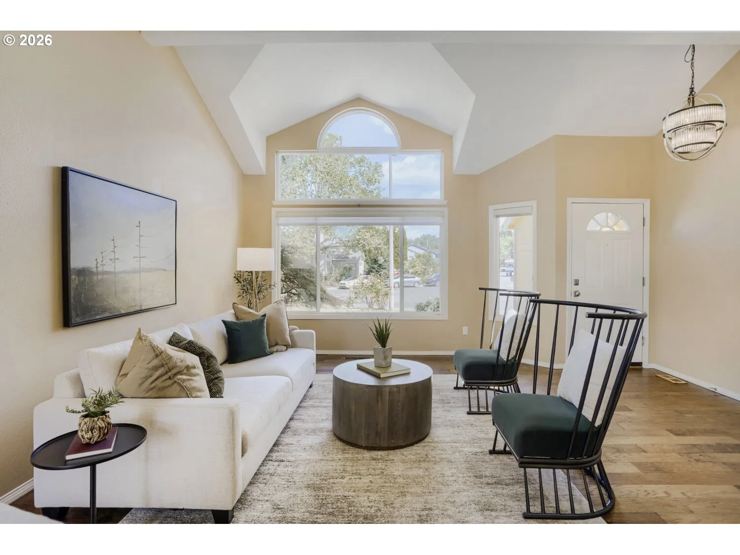 Living Room-Vaulted Ceilings