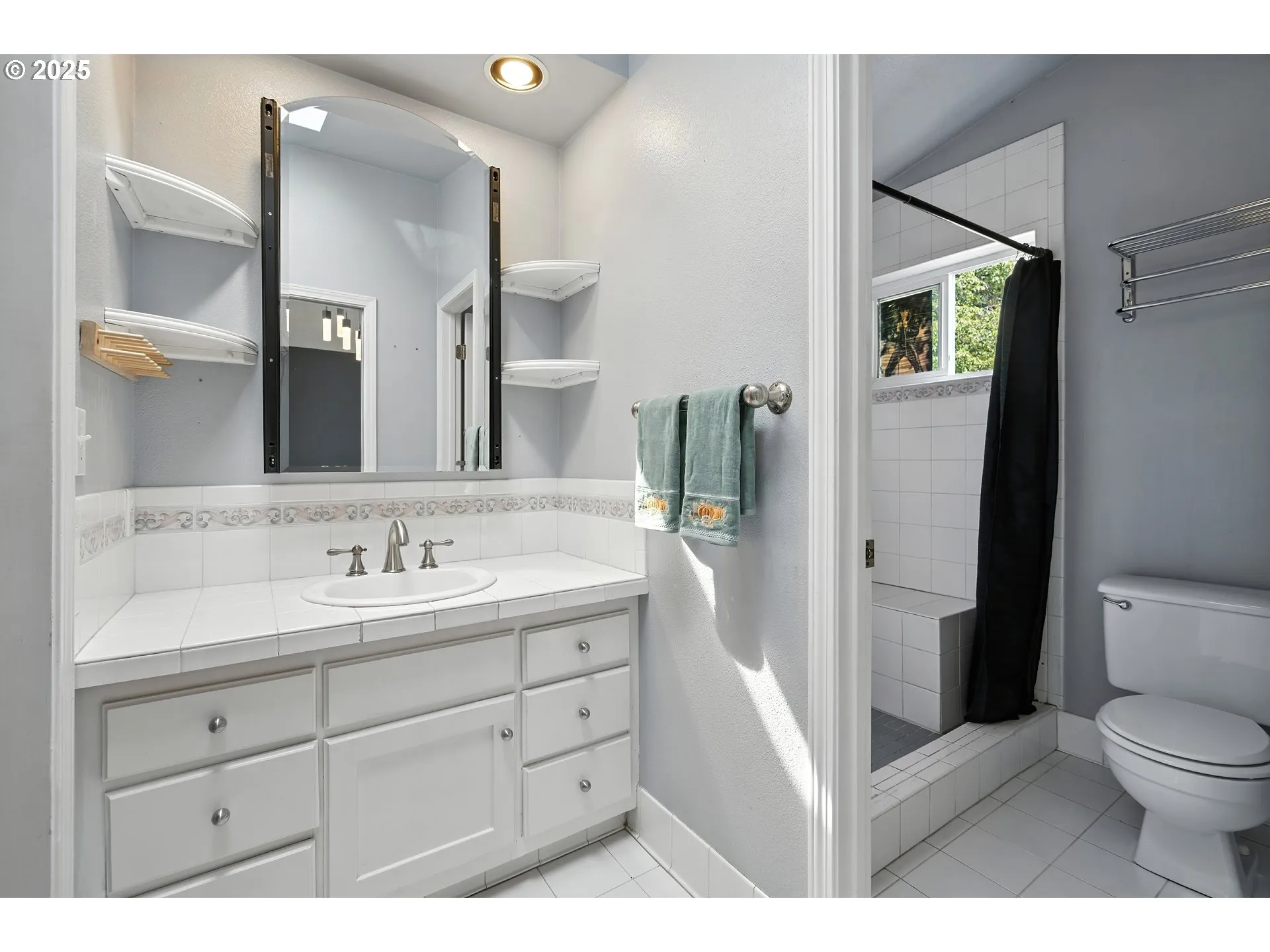 Bathroom-Walk in Shower