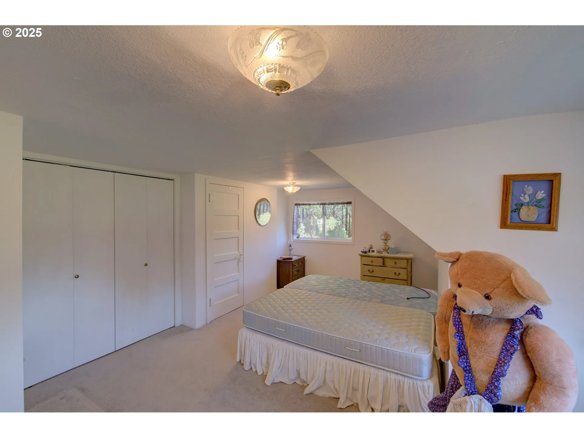 Bedroom-Upper