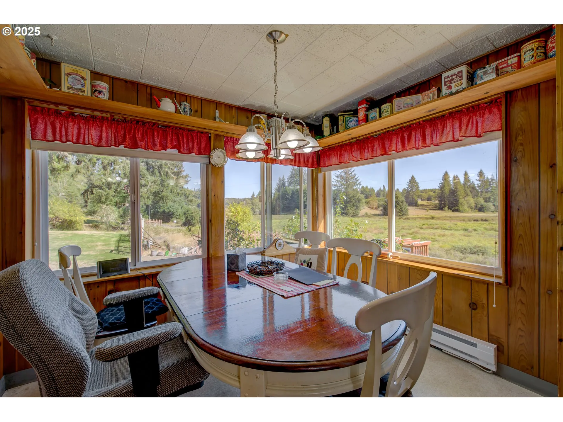 Kitchen/Nook-Eating Area