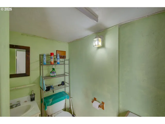 Bathroom-Lower