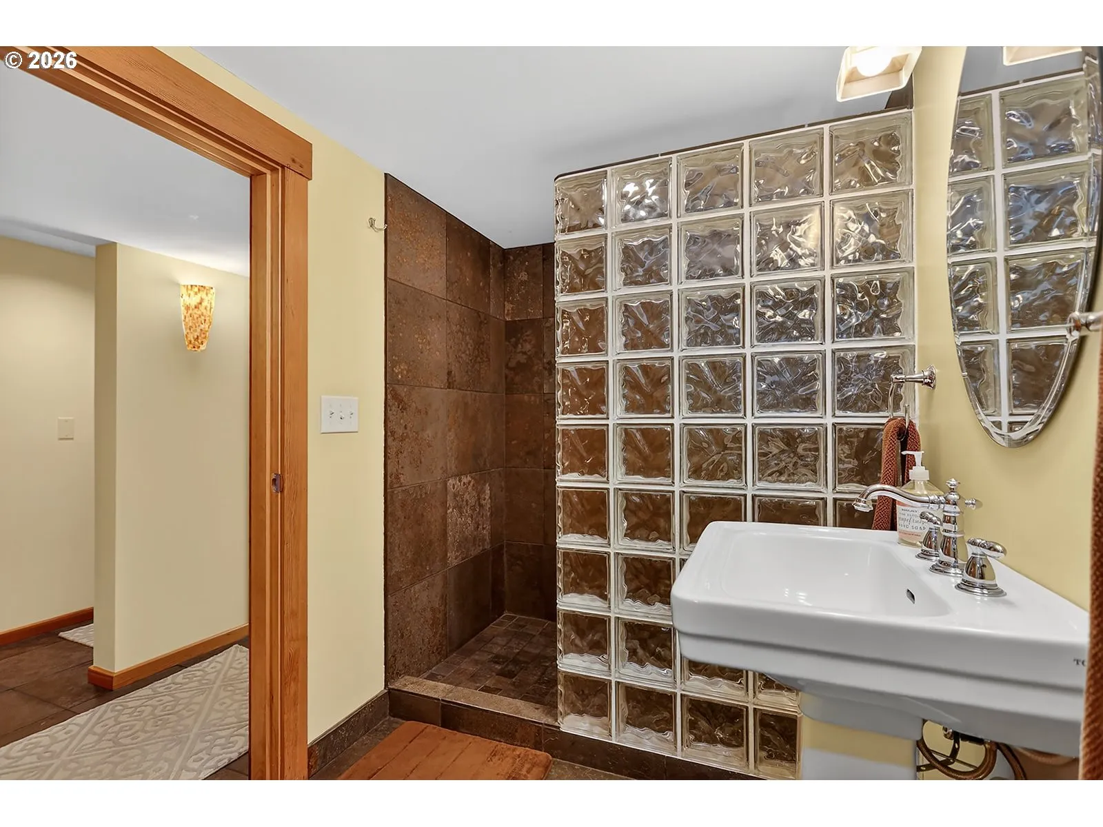 Bathroom-Walk in Shower