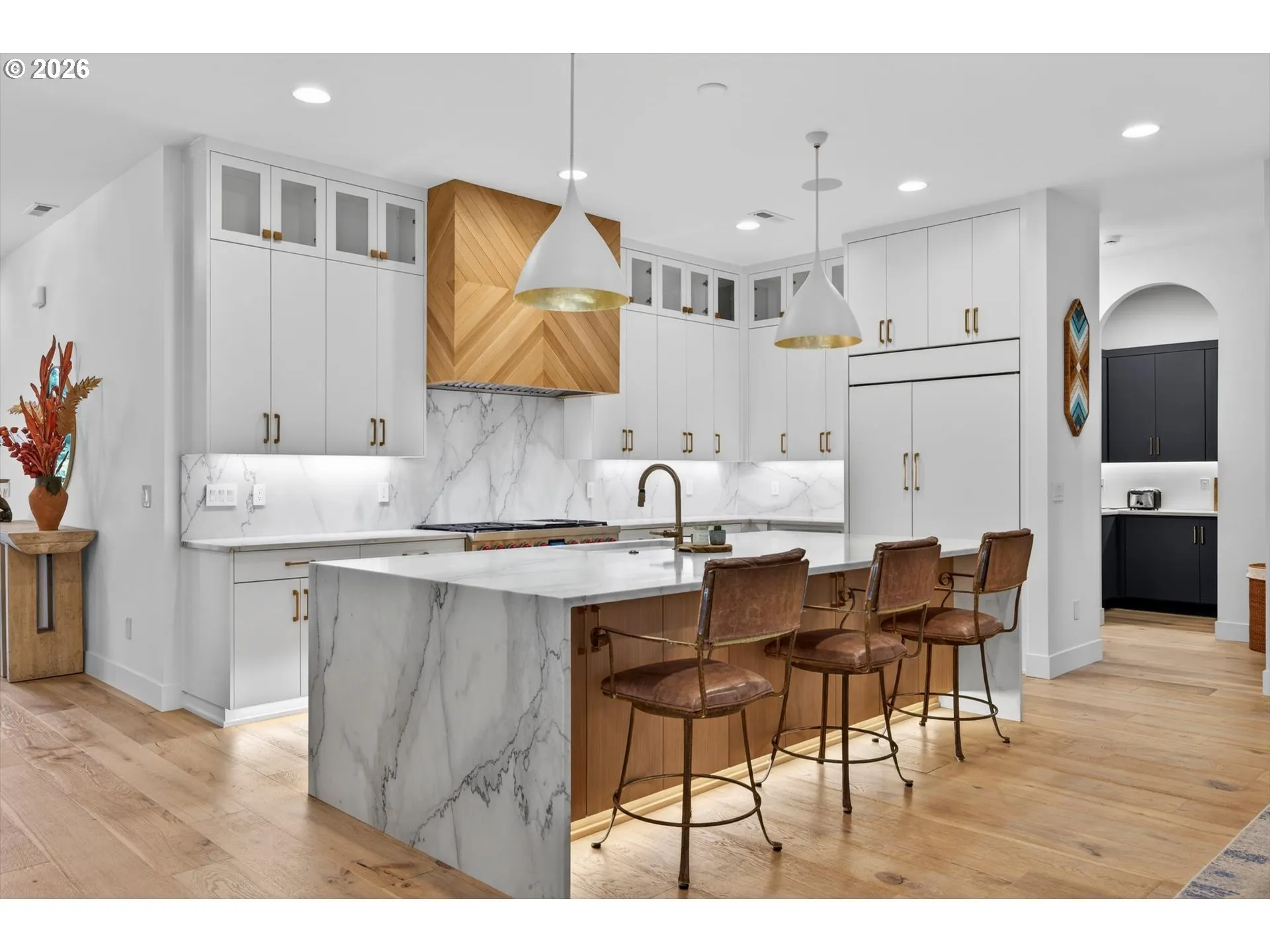 Kitchen-Breakfast Bar
