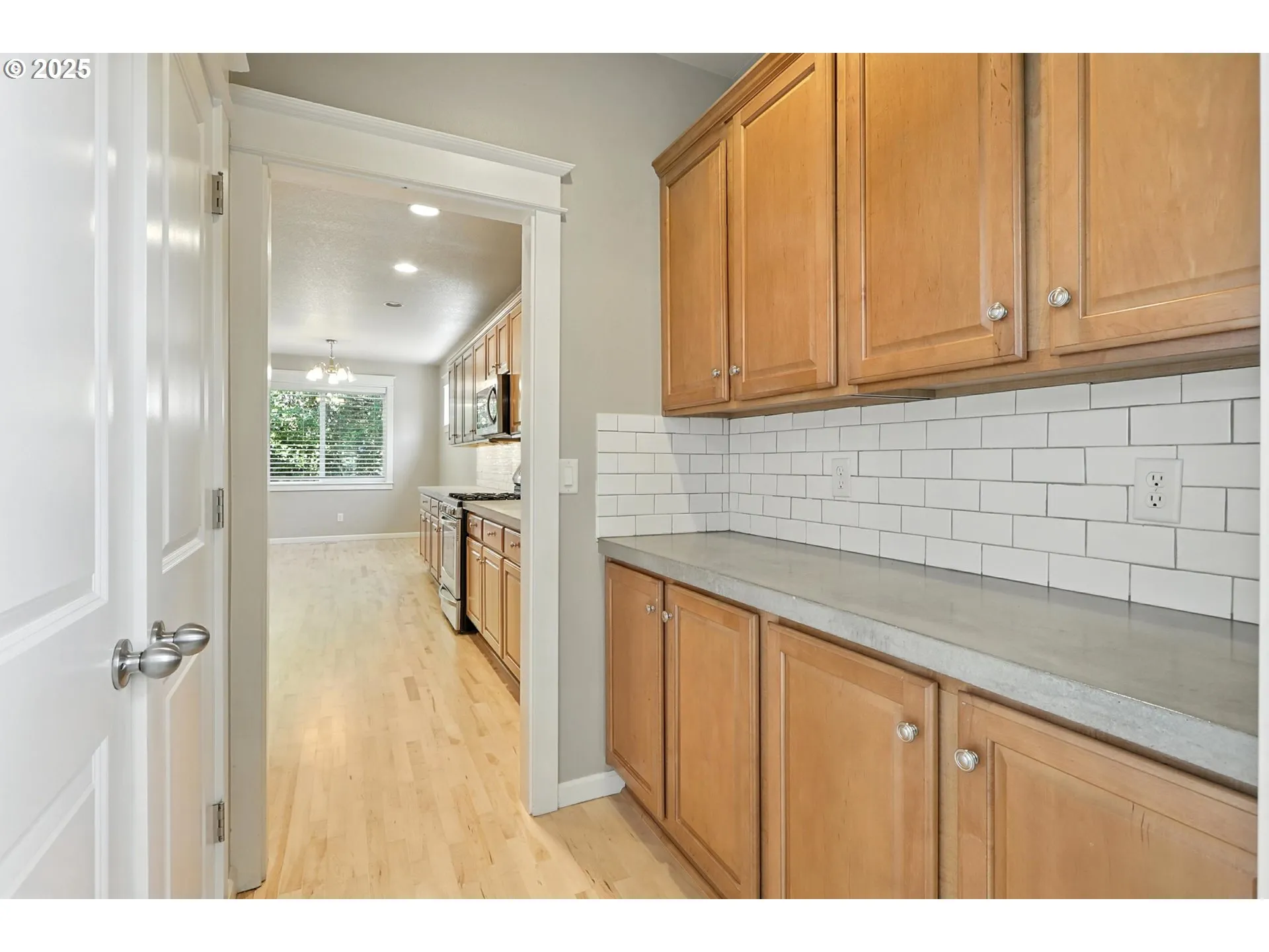 Butler's Pantry-Main